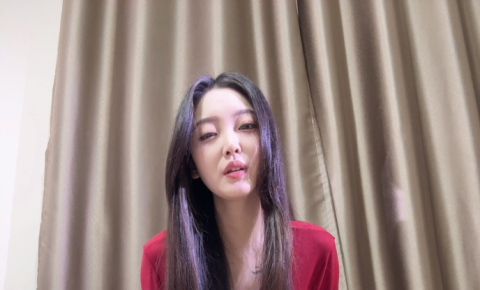 美女主播茶 顶美足脸同框