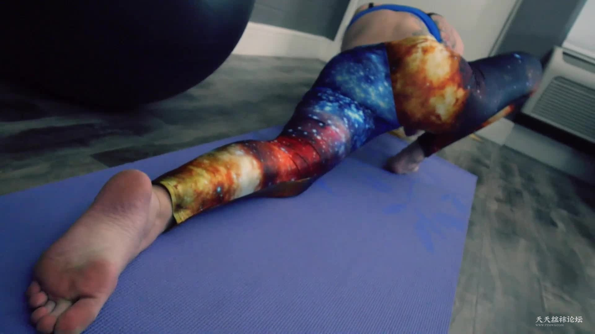 Perversion Productions - Jolene Hexx Yoga Creeper Bashing Fantasy WMV - frame at 4m8s.jpg