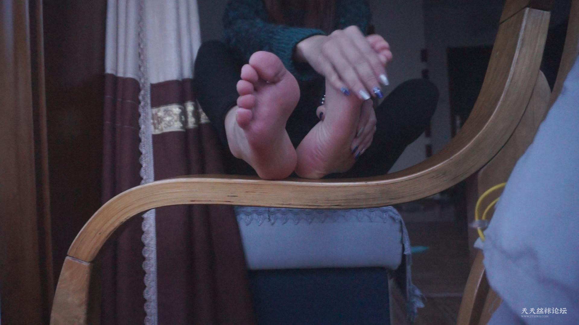小岩棉袜与裸足 (2).jpg