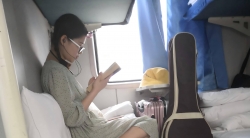 火车卧铺-大学时的学生聚会和年少娇嫩的女足荟萃【棉袜/裸足/85P】