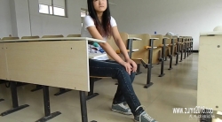 突出重围丽丽6919，教室白袜足底