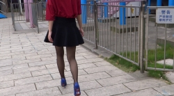 （自由职业妍妍）模拍系列之二十四：黑丝脚底诱惑